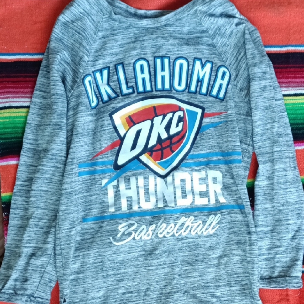 Oklahoma City Thunder Women's Xsmall Gray Mid Sleeve Shirt